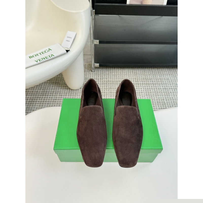 bo*te*ga Ve*ne*ta leather shoes